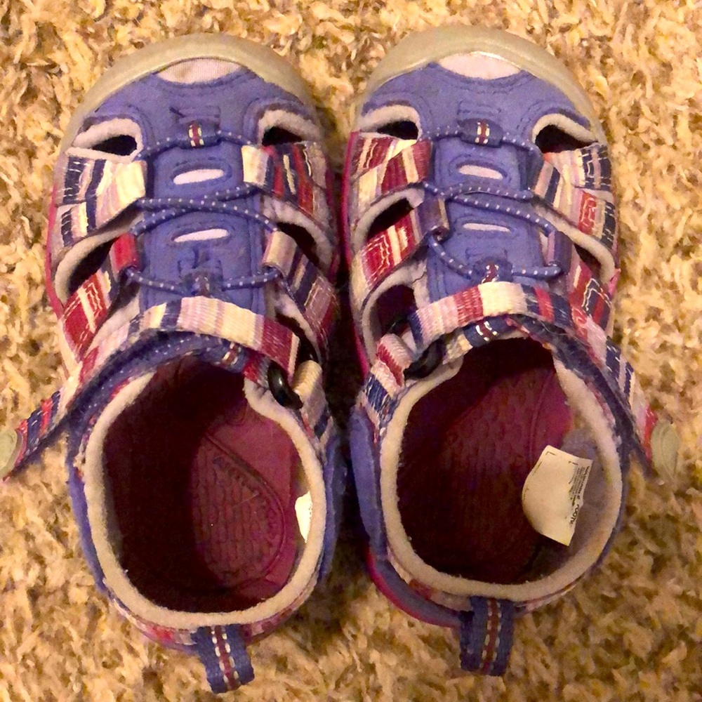 Keen toddler sandals size 6 GUC